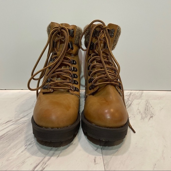 Mia Maylynn Lace Up Boots 9M - Picture 2 of 8